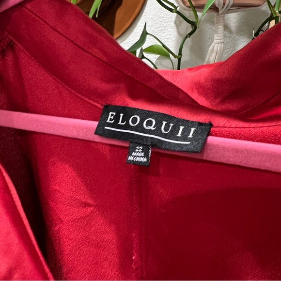 Silky Red Collared ELOQUII Bodysuit - Picture 8 of 9